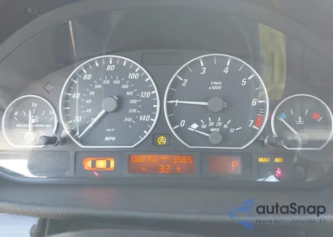 2004 BMW 330Ci z USA, uszkodzony, nr VIN WBABW53474PL40811